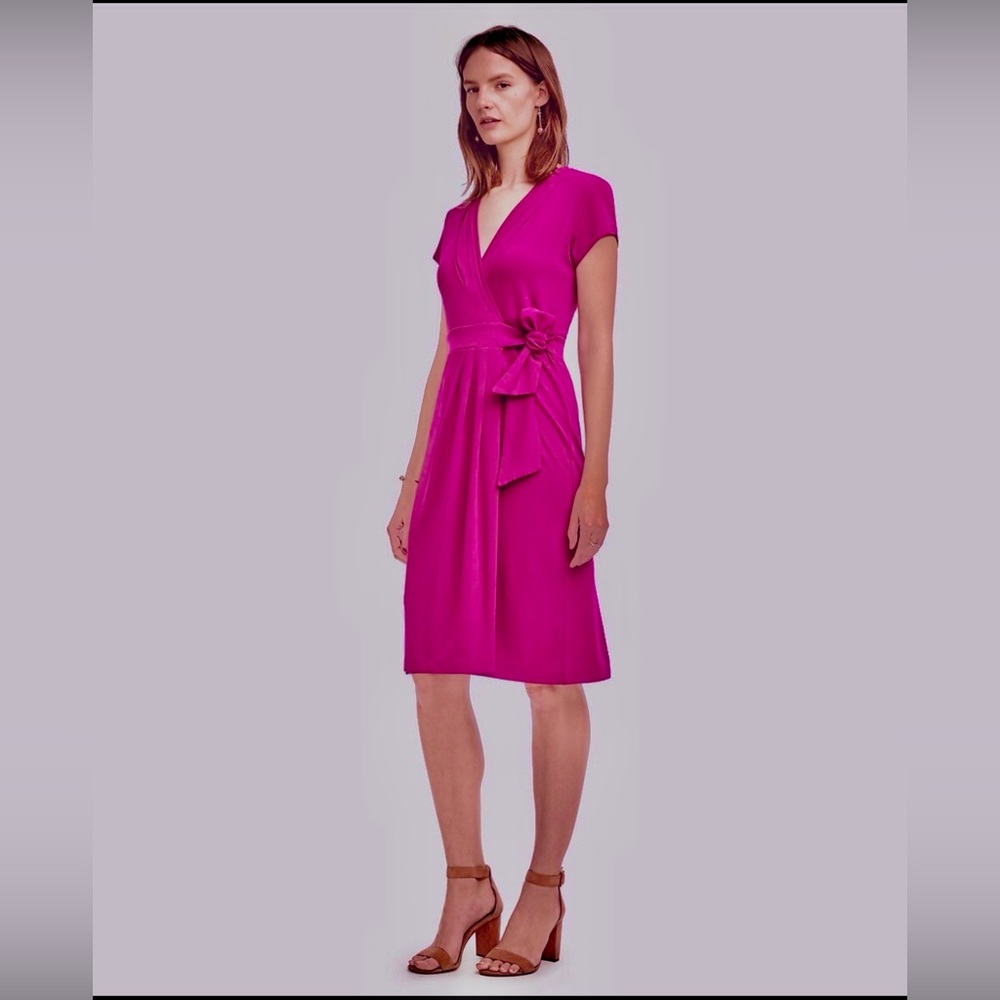 Ann Taylor Magenta Pleated Wrap Dress Cap Sleeve V-Neck Tie Waist, 6, MSRP $149
